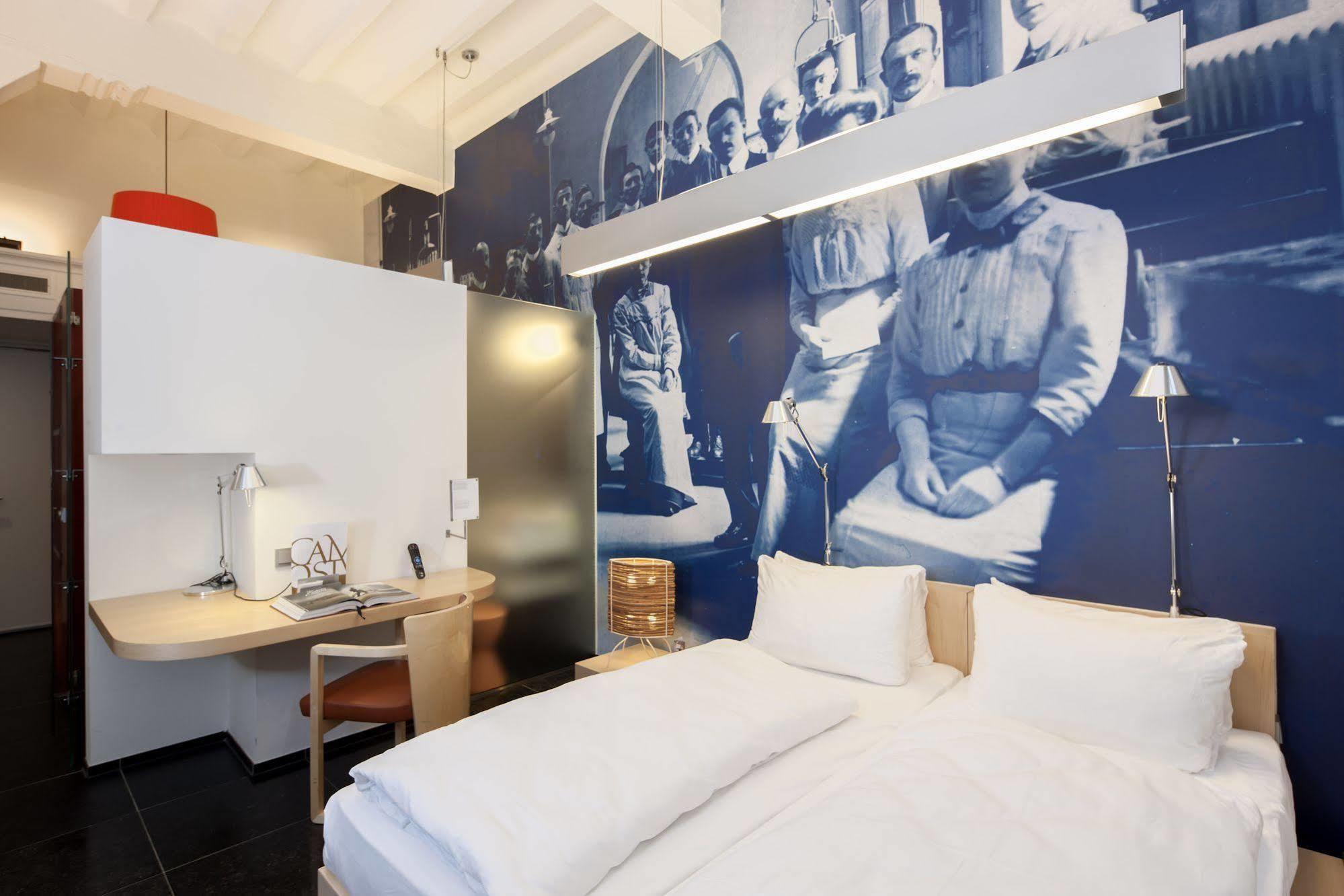 Kruisherenhotel Maastricht - Oostwegel Collection, Member Of Design Hotels Exterior foto A typical room at the hotel